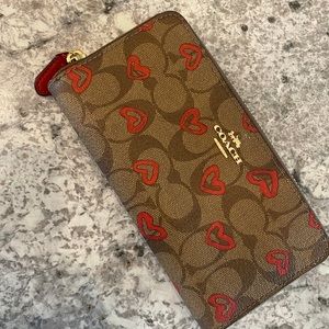 Coach wallet never used
